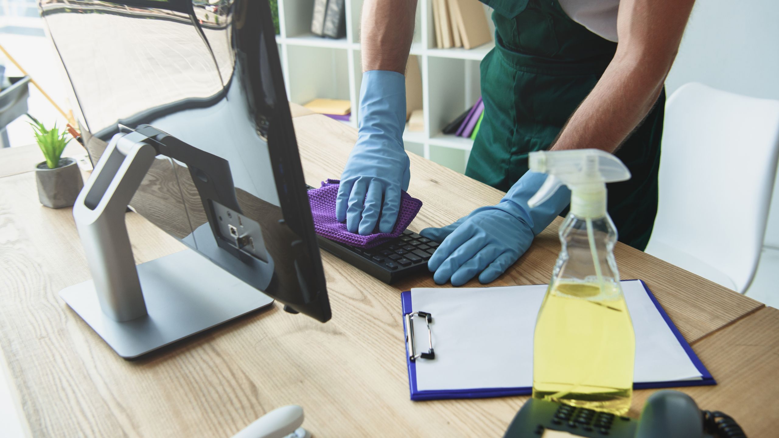 Professionelle Reinigung von Büroflächen in Sallneck